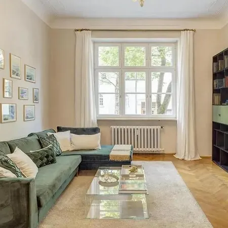 4Bdr Close To Marienplatz Apartment- If You Want To Book, Please Contact On Wh-Ats-App - 0034-635-518-216 !!!!